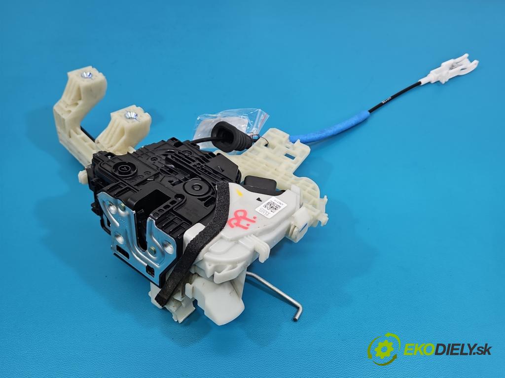 Hyundai Elantra VII 2020- 1.6 16V manual 90.2 kW 1598 cm3 4- zámok predné pravý 81320AA010