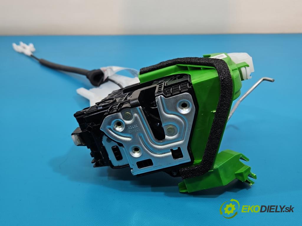 Hyundai Elantra VII 2020- 1.6 16V manual 90.2 kW 1598 cm3 4- zámok zadné pravý 81420-AA000