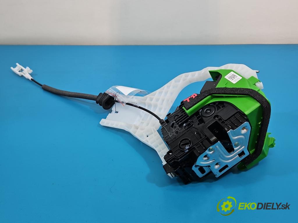 Hyundai Elantra VII 2020- 1.6 16V manual 90.2 kW 1598 cm3 4- zámok zadné pravý 81420-AA000