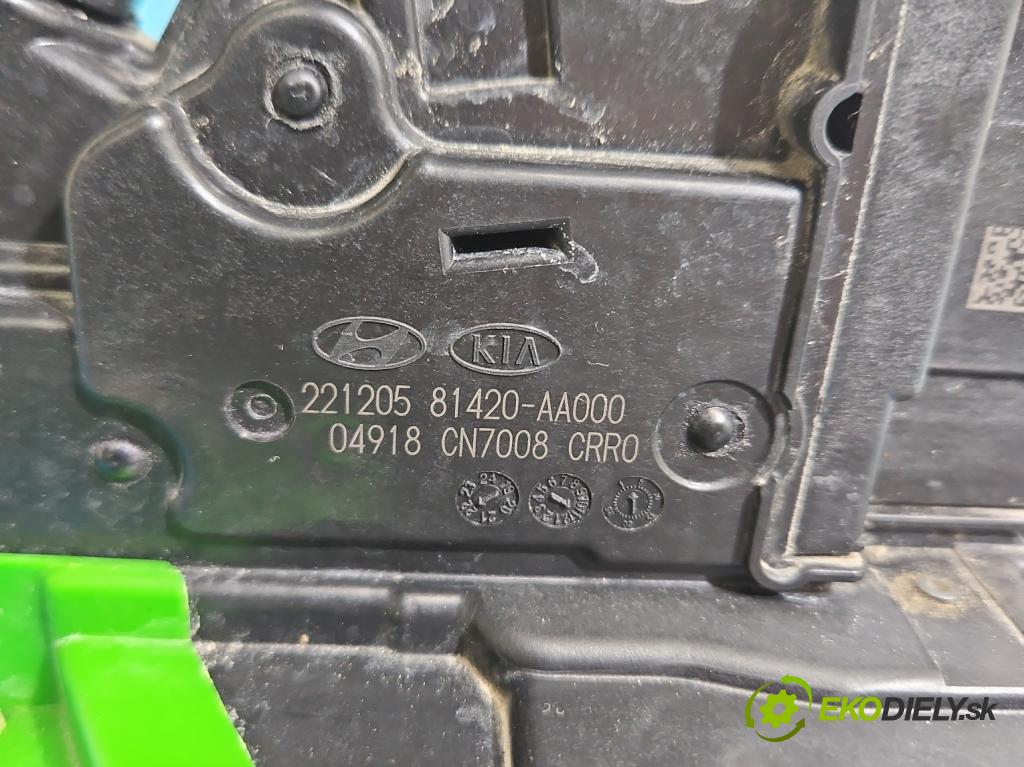 Hyundai Elantra VII 2020- 1.6 16V manual 90.2 kW 1598 cm3 4- zámok zadné pravý 81420-AA000