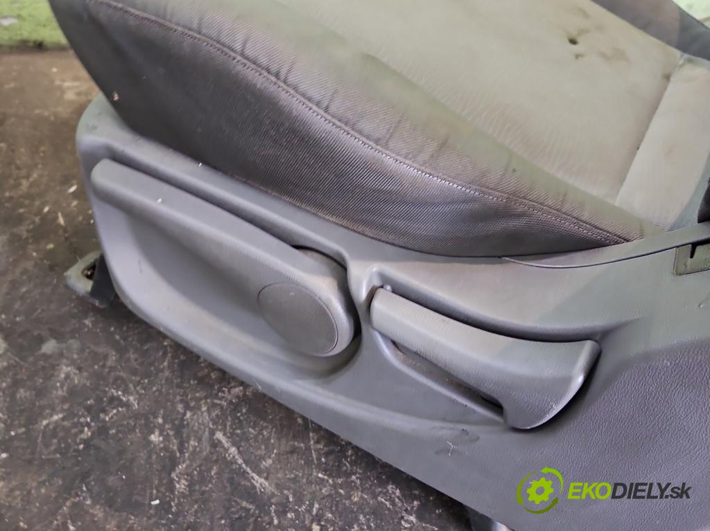 Hyundai H1 II 2007-2023 2.5 crdi 170 HP manual 125 kW 2497 cm3 5- Sedačka ľavý  (Sedadlo)