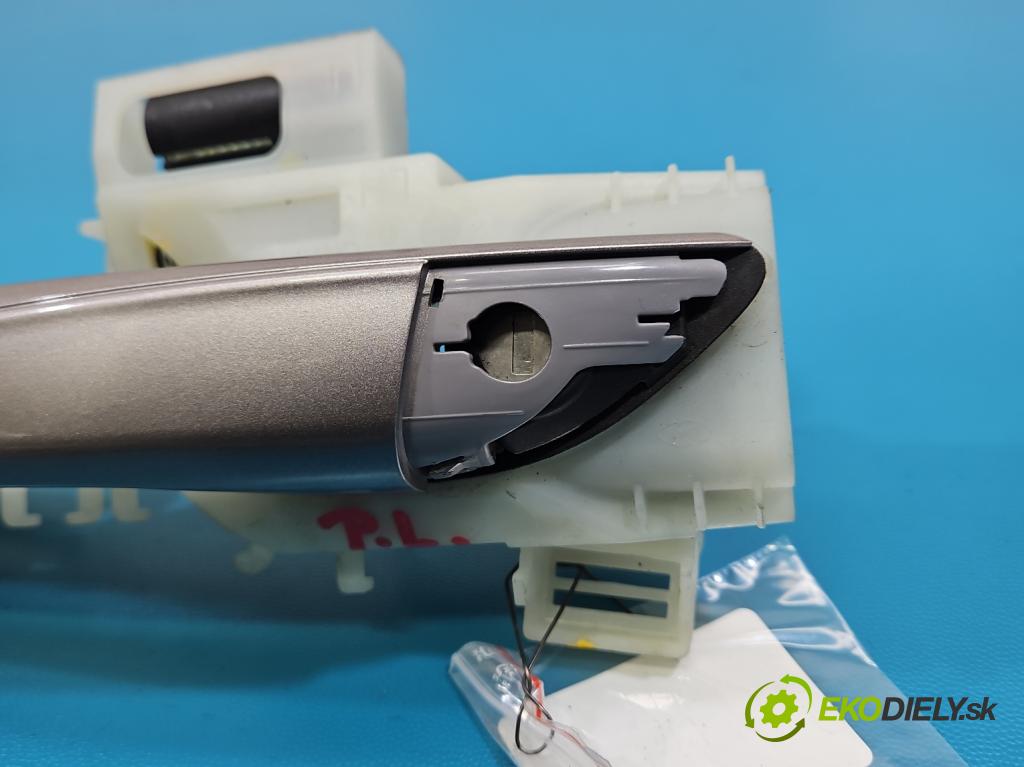 Hyundai Elantra VII 2020- 1.6 16V manual 90.2 kW 1598 cm3 4- rukoväť predné ľavé mimo:  (Kľučka dverí vonkajšia predná ľavá)