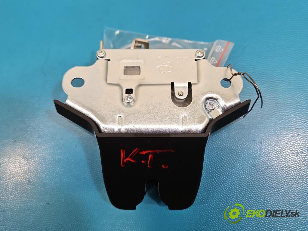 Hyundai Elantra VII 2020- 1.6 16V manual 90.2 kW 1598 cm3 4- zámok kufrové dvere zadné 81230AA010