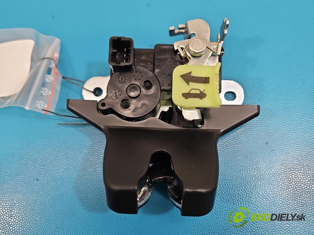 Hyundai Elantra VII 2020- 1.6 16V manual 90.2 kW 1598 cm3 4- zámok kufrové dvere zadné 81230AA010