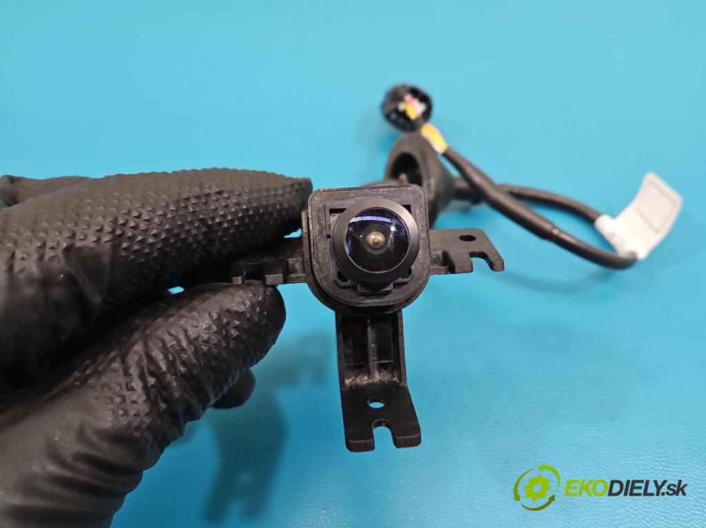 Hyundai Elantra VII 2020- 1.6 16V manual 90.2 kW 1598 cm3 4- Kamera cúvania 99240-AA010