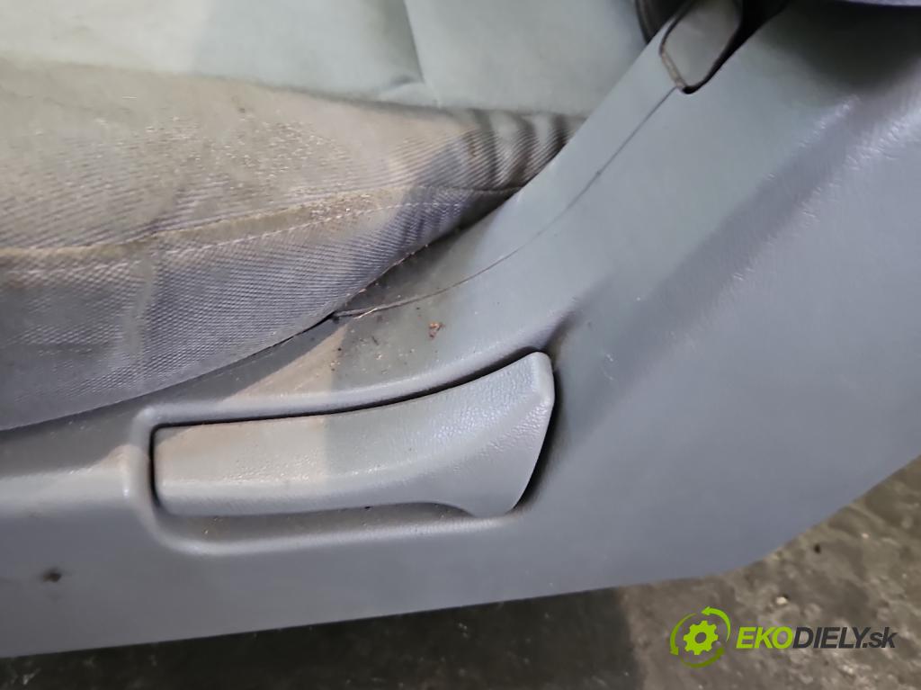 Hyundai H1 II 2007-2023 2.5 crdi 170 hp manual 125 kW 2497 cm3 5- Sedadlo zadní levý II