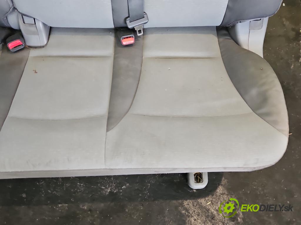 Hyundai H1 II 2007-2023 2.5 crdi 170 hp manual 125 kW 2497 cm3 5- Sedadlo zadní pravý III