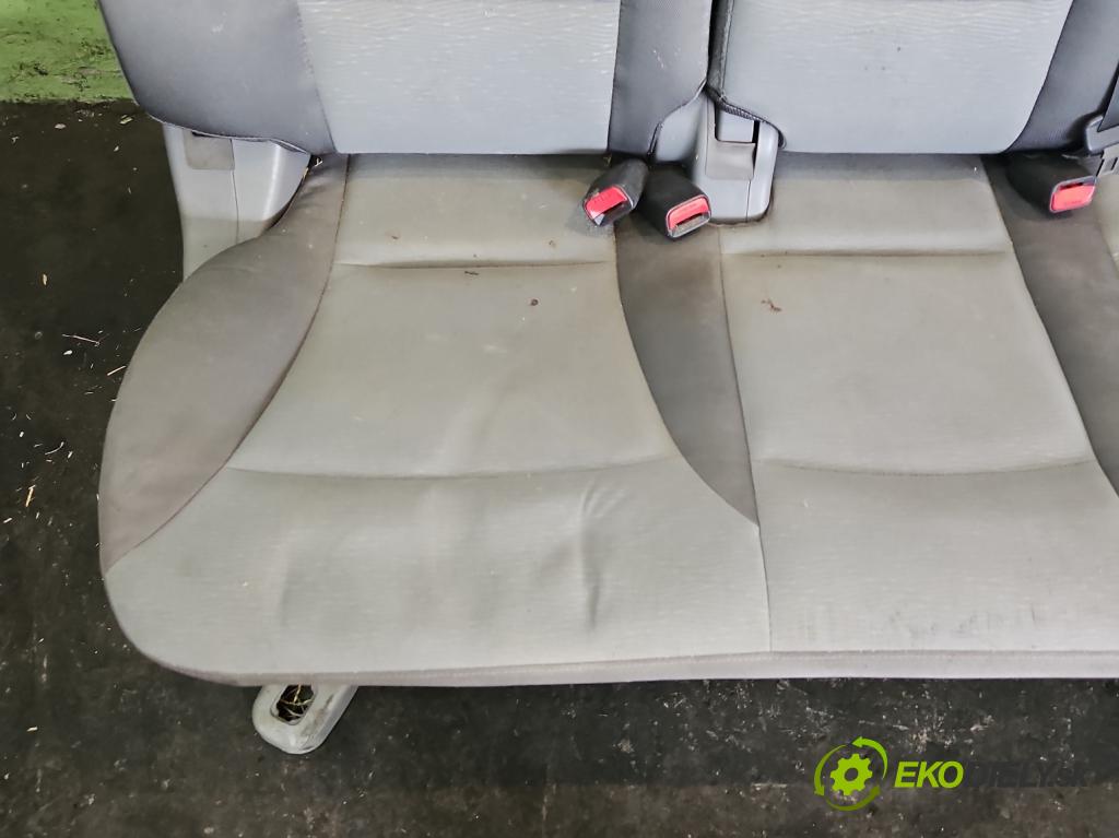 Hyundai H1 II 2007-2023 2.5 crdi 170 hp manual 125 kW 2497 cm3 5- Sedadlo zadní pravý III