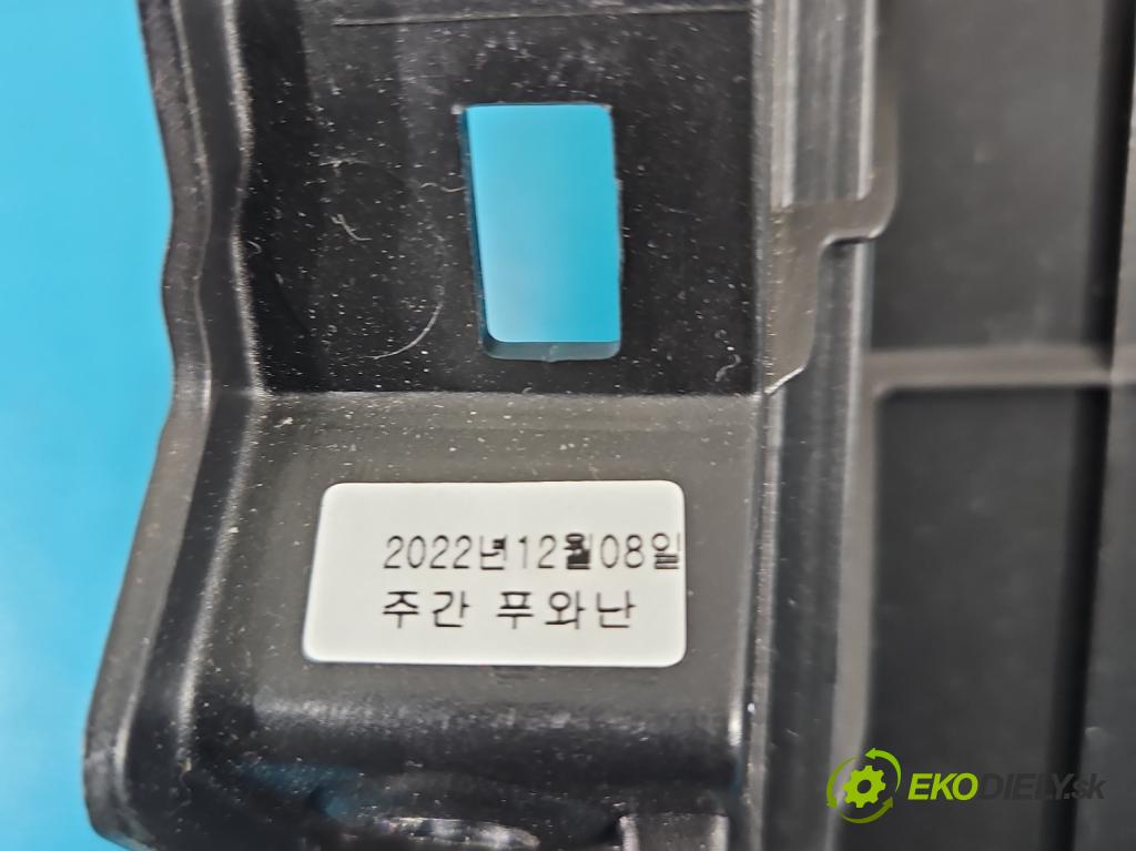 Hyundai Elantra VII 2020- 1.6 16V manual 90.2 kW 1598 cm3 4- kryt plastová 84730AA05