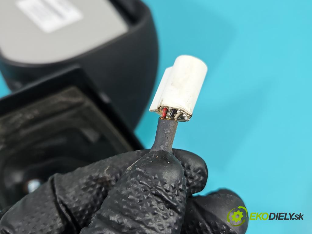 Toyota Yaris II 2005-2011 1.0 vvti 69KM manual 51 kW 998 cm3 3- zrkadlo ľavé 87940-0D250 (Kľučka dverí ostatné)