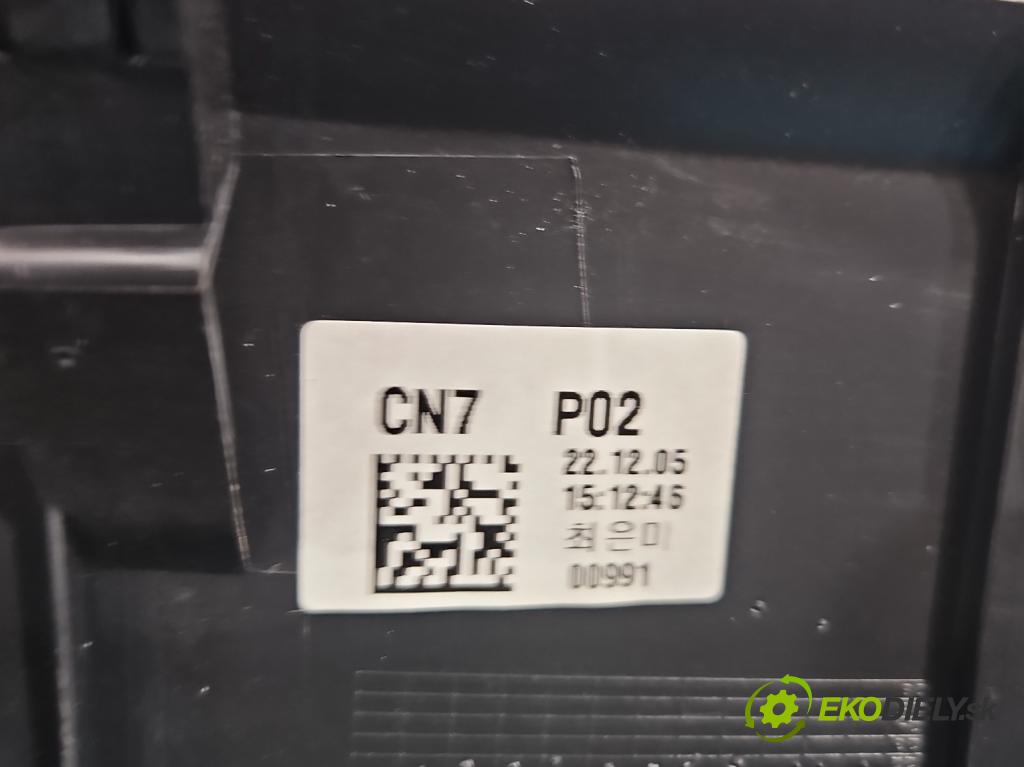 Hyundai Elantra VII 2020- 1.6 16V manual 90.2 kW 1598 cm3 4- kryt plast 84795-AA000