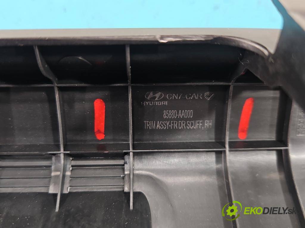 Hyundai Elantra VII 2020- 1.6 16V manual 90.2 kW 1598 cm3 4- kryt plast 85880-AA000