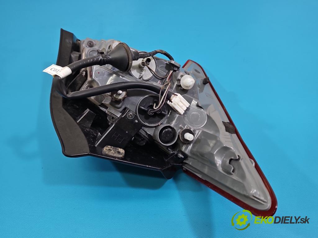 Hyundai Elantra VII 2020- 1.6 16V manual 90.2 kW 1598 cm3 4- svetlo / reflektor zadné pravé 92402AA000 (Kľučka dverí ostatné)