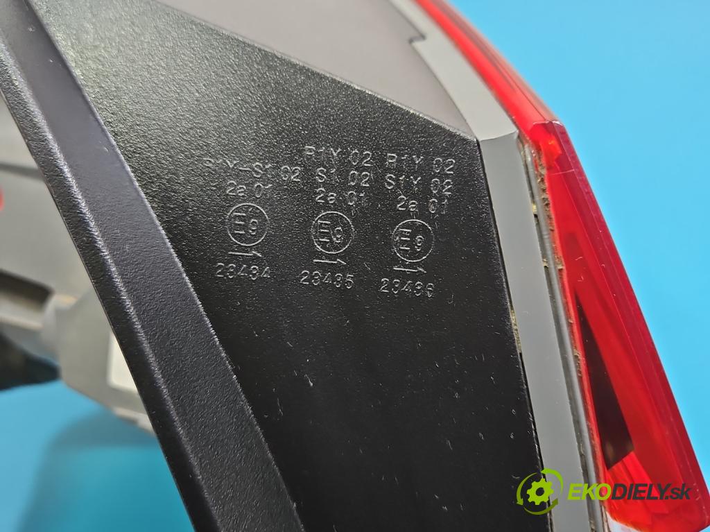 Hyundai Elantra VII 2020- 1.6 16V manual 90.2 kW 1598 cm3 4- svetlo / reflektor zadné pravé 92402AA000 (Kľučka dverí ostatné)