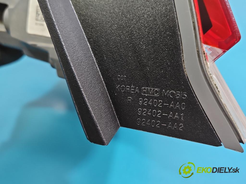 Hyundai Elantra VII 2020- 1.6 16V manual 90.2 kW 1598 cm3 4- svetlo / reflektor zadné pravé 92402AA000 (Kľučka dverí ostatné)