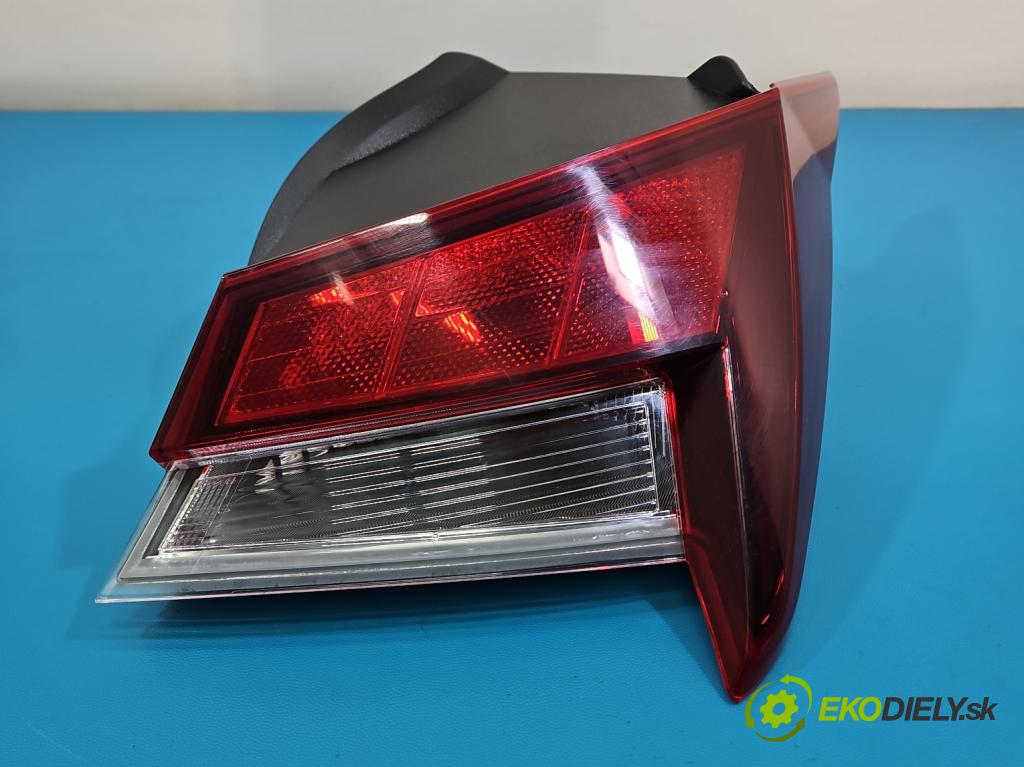 Hyundai Elantra VII 2020- 1.6 16V manual 90.2 kW 1598 cm3 4- svetlo / reflektor zadné pravé 92402AA000 (Kľučka dverí ostatné)