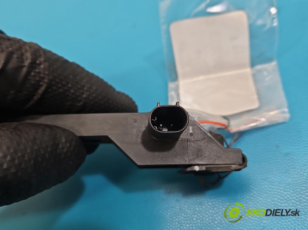 Mercedes A W177 2018- 2.0 T 306KM automatic 225 kW 1991 cm3 4- Antena A1779050500