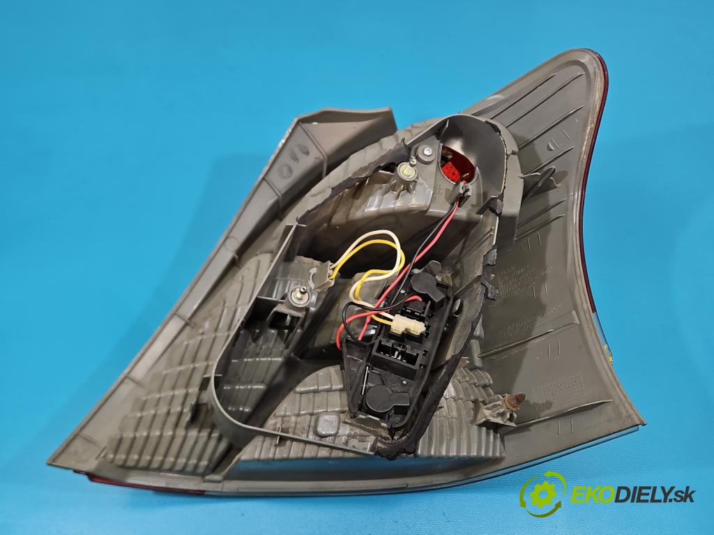 Toyota Yaris II 2005-2011 1.0 vvti 69KM manual 51 kW 998 cm3 3- svetlo / reflektor zadné ľavé  (Kľučka dverí ostatné)