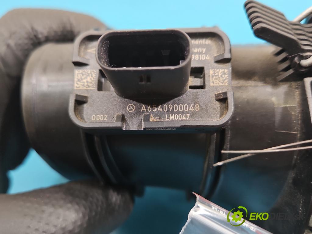 Mercedes E W213 2016-2023 2.0 CDI 194KM automatic 143 kW 1950 cm3 4- váha vzduchu A6540900048 (Snímač hmotnosti vzduchu)