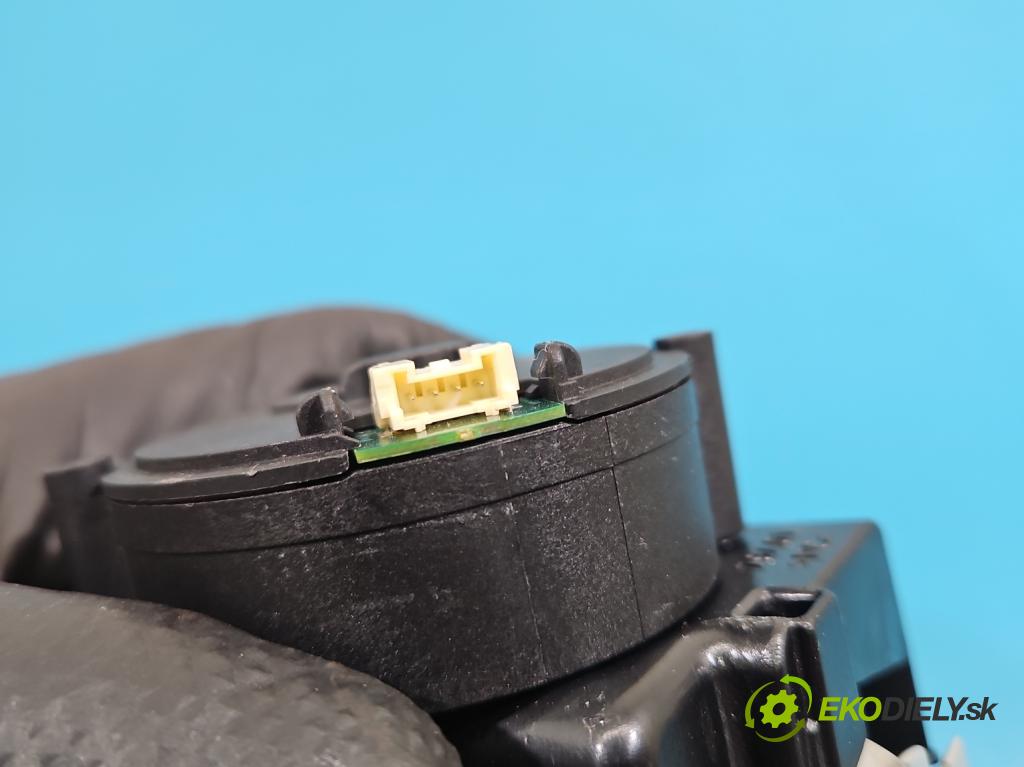 Audi Q7 2015- 3.0 TFSI CRE: 333KM: automatic 245 kW 2995 cm3 5- Šošovka reflektor: pravej časti 7970250001