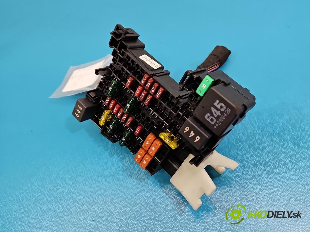 Skoda Octavia IV 2019- 2.0 TDI 116 hp manual 85 kW 1968 cm3 5- skříňka pojistková 5WA937615 (Pojistková skříňka)