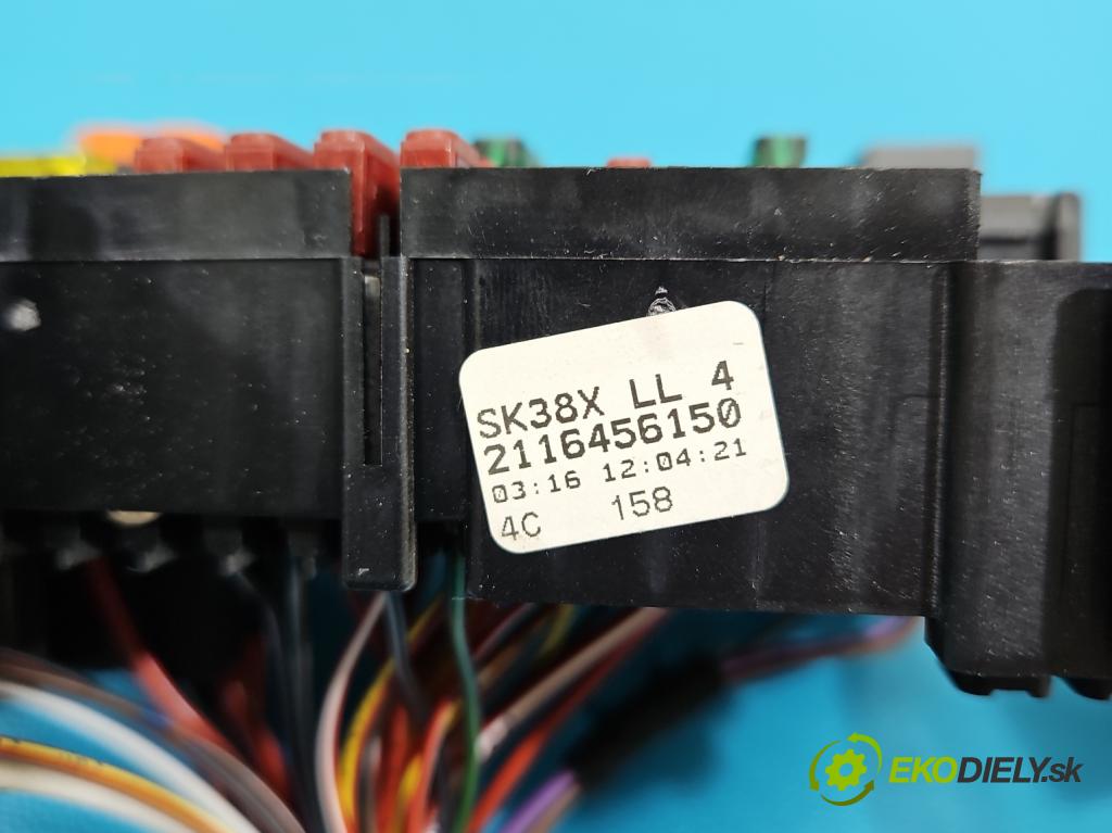 Skoda Octavia IV 2019- 2.0 TDI 116 hp manual 85 kW 1968 cm3 5- skříňka pojistková 5WA937615 (Pojistková skříňka)