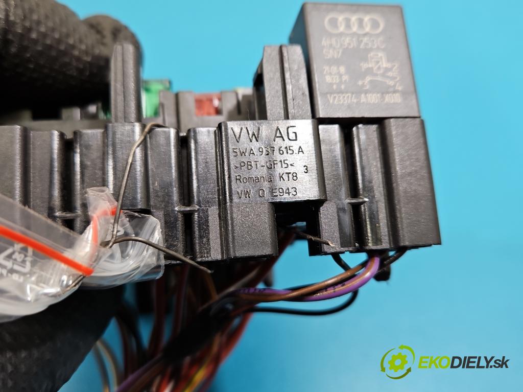 Skoda Octavia IV 2019- 2.0 TDI 116 hp manual 85 kW 1968 cm3 5- skříňka pojistková 5WA937615 (Pojistková skříňka)