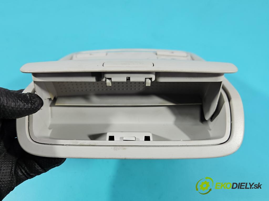 Vw Golf plus 1.9 tdi 105 HP manual 77 kW 1896 cm3 5- svetlo / reflektor interiéra 1K0867489C