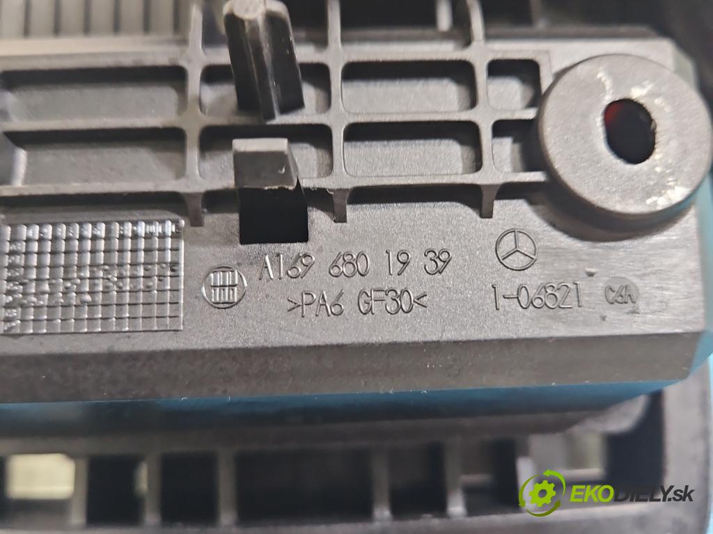 Mercedes B W245 2005-2011 2.0 cdi 140 HP automatic 103 kW 1992 cm3 5- operadlo A1696801939 (Lakťová opierka)