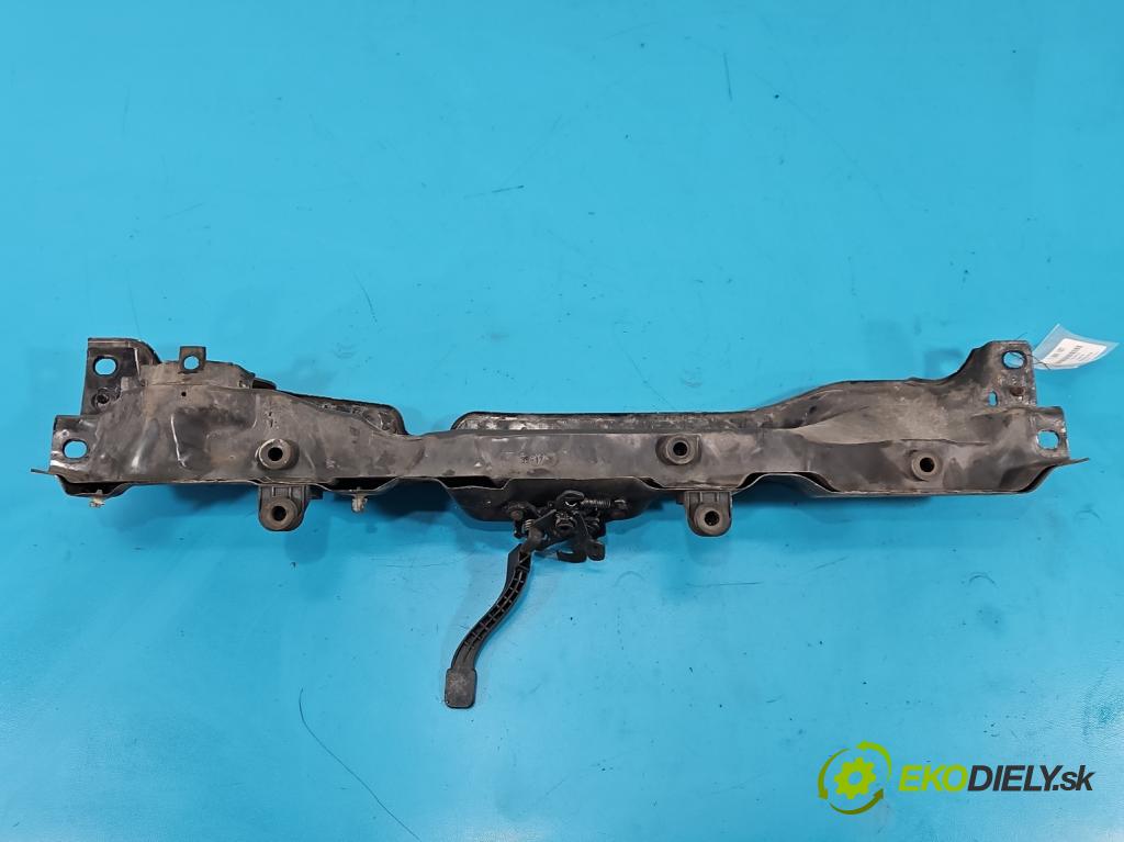 Peugeot 301 1.6 hdi 99 hp manual 73 kW 1560 cm3 4- stěna přední  (Přední výztuha)