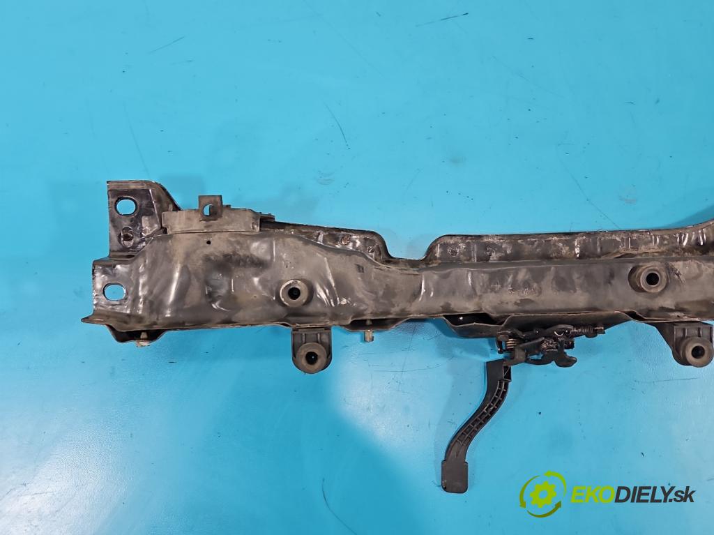 Peugeot 301 1.6 hdi 99 hp manual 73 kW 1560 cm3 4- stěna přední  (Přední výztuha)