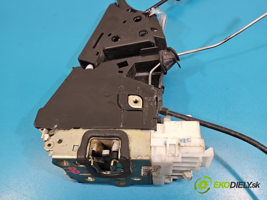 Mercedes B W245 2005-2011 2.0 cdi 140 HP automatic 103 kW 1992 cm3 5- zámok predné pravý 1697202835