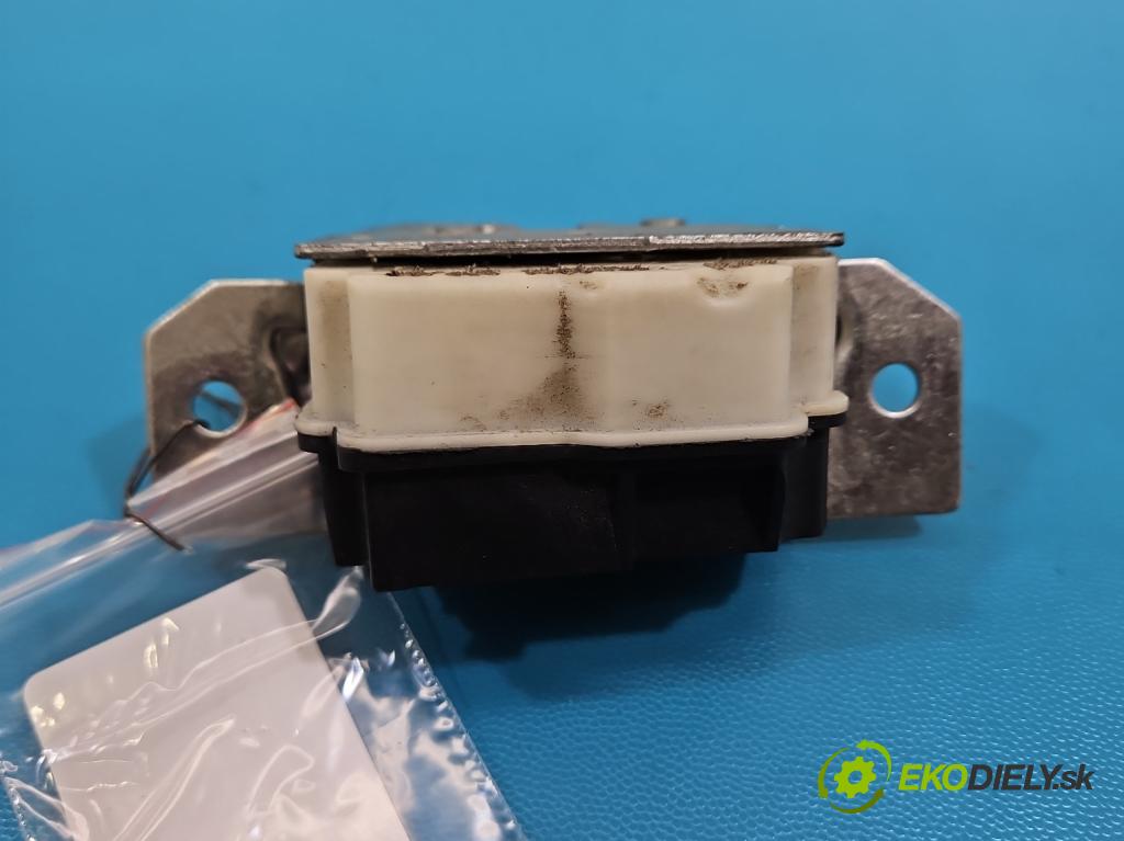 Mercedes B W245 2005-2011 2.0 cdi 140 HP automatic 103 kW 1992 cm3 5- zámok kufrové dvere zadné 7400035