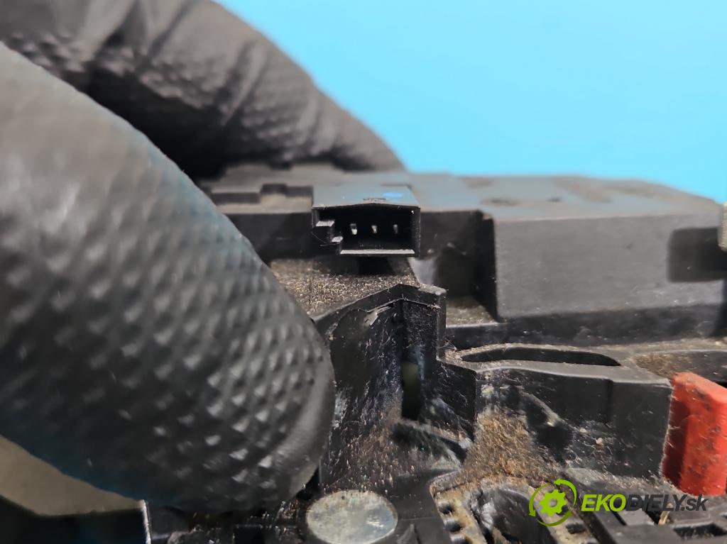 Mercedes B W245 2005-2011 2.0 cdi 140 HP automatic 103 kW 1992 cm3 5- zámok kufrové dvere zadné 7400035