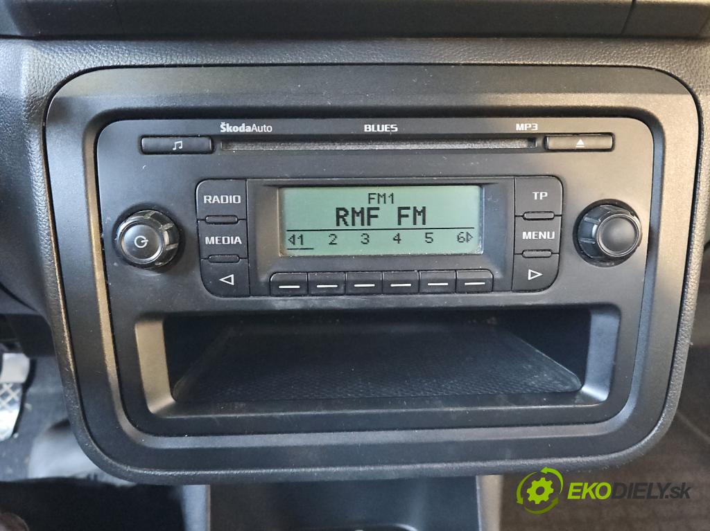 Skoda Roomster 1.4 16V 86 hp manual 63 kW 1390 cm3 5- Radio továrna: 5J0035152A