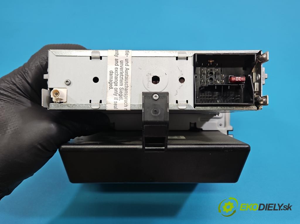 Skoda Roomster 1.4 16V 86 hp manual 63 kW 1390 cm3 5- Radio továrna: 5J0035152A