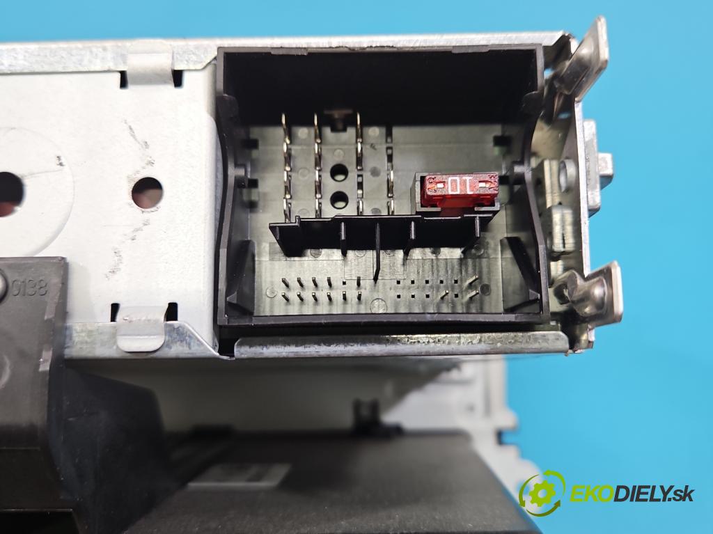 Skoda Roomster 1.4 16V 86 hp manual 63 kW 1390 cm3 5- Radio továrna: 5J0035152A