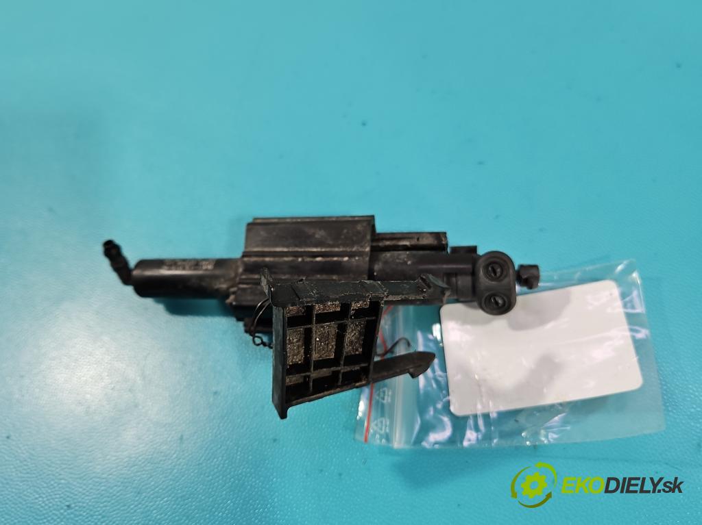 Ford Focus Mk3 2010-2018 1.6 tdci 105 hp manual 77 kW 1560 cm3 5- ostřikovač reflektor: levý BM51-13L015-AC (Motorek ostřikovačů)