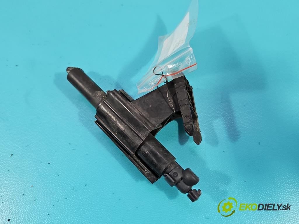 Ford Focus Mk3 2010-2018 1.6 tdci 105 hp manual 77 kW 1560 cm3 5- ostřikovač reflektor: levý BM51-13L015-AC (Motorek ostřikovačů)