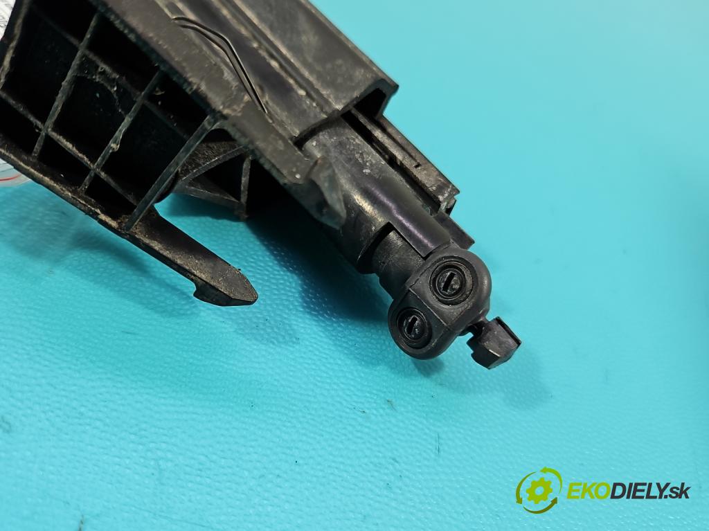 Ford Focus Mk3 2010-2018 1.6 tdci 105 hp manual 77 kW 1560 cm3 5- ostřikovač reflektor: levý BM51-13L015-AC (Motorek ostřikovačů)