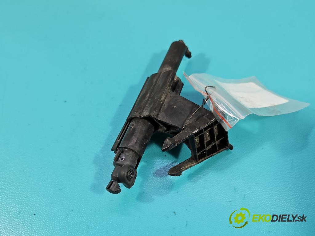 Ford Focus Mk3 2010-2018 1.6 tdci 105 hp manual 77 kW 1560 cm3 5- ostřikovač reflektor: levý BM51-13L015-AC (Motorek ostřikovačů)