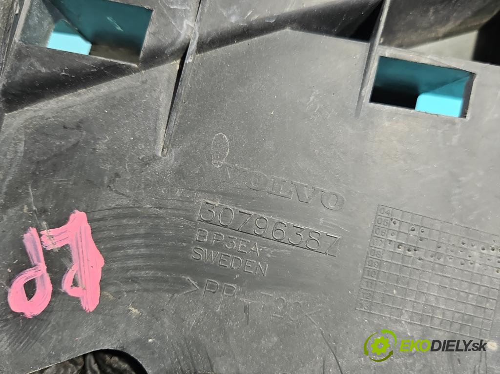 Volvo V70 III 2007-2016 2.0 16V 145 hp manual 107 kW 1999 cm3 5- Boty: nárazníku přední levý 30796387