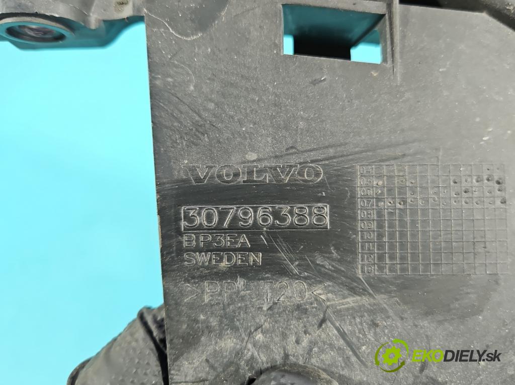Volvo V70 III 2007-2016 2.0 16V 145 hp manual 107 kW 1999 cm3 5- Boty: nárazníku přední pravý 30796388
