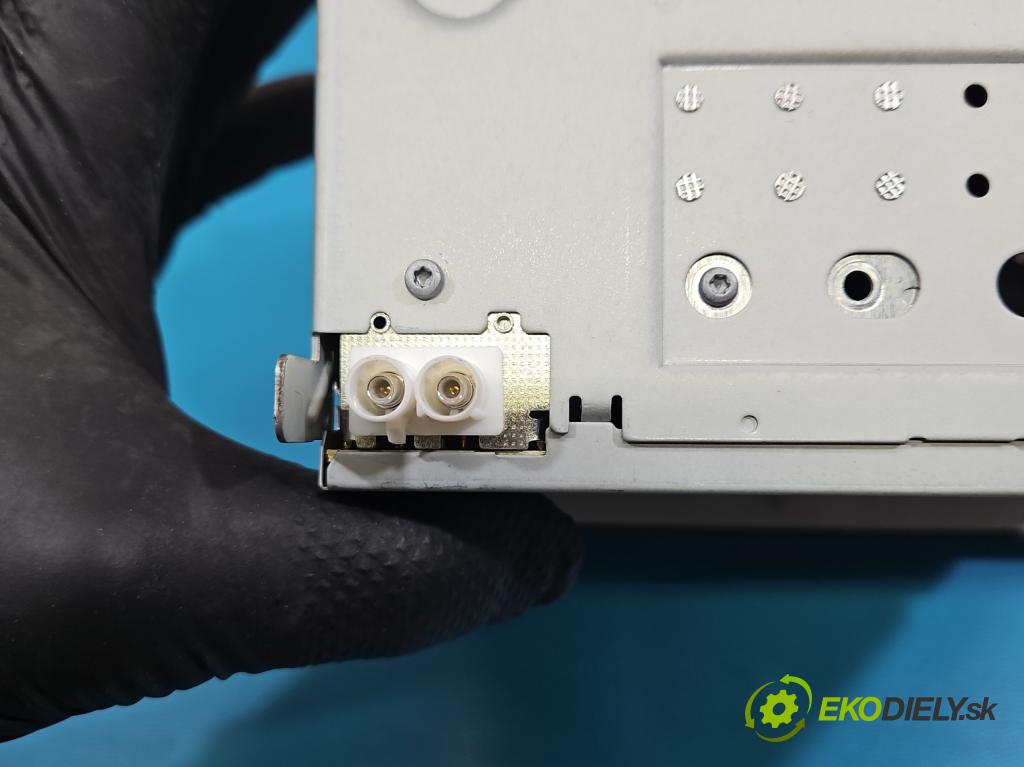 Vw Scirocco II 2008-2017 1.4 TSI 122 HP manual 90 kW 1390 cm3 3- Radio originál 1K0035186AA