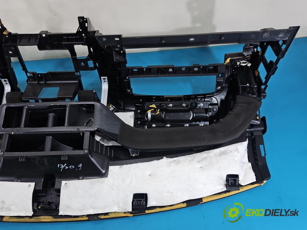 Hyundai H1 II 2007-2023 2.5 crdi 170 hp manual 125 kW 2497 cm3 5- kokpit,přistrojova deska