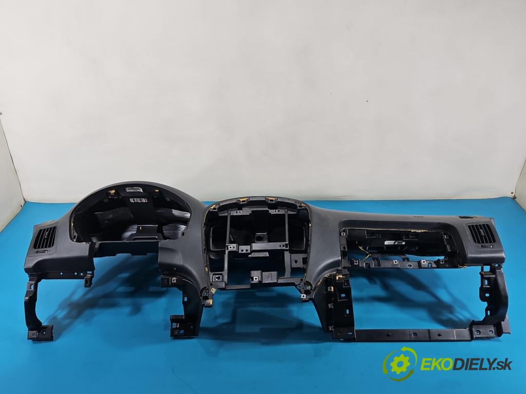 Hyundai H1 II 2007-2023 2.5 crdi 170 HP manual 125 kW 2497 cm3 5- kokpit,pristrojová doska rozdeľovacia 