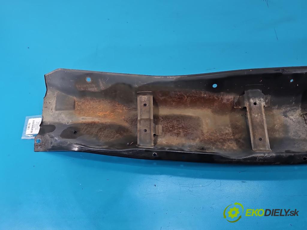 Hyundai H1 II 2007-2023 2.5 crdi 170 HP manual 125 kW 2497 cm3 5- torpédo  (Torpédo (plast pod čelným sklom))