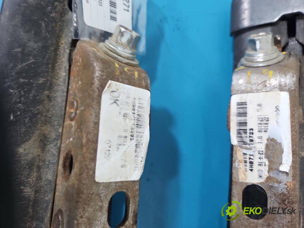 Hyundai H1 II 2007-2023 2.5 crdi 170 HP manual 125 kW 2497 cm3 5- Železnice: kreslo: 071214-0016A