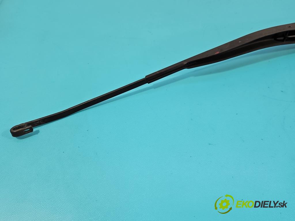 Hyundai H1 II 2007-2023 2.5 crdi 170 HP manual 125 kW 2497 cm3 5- rameno stieračov predné komplet W7541