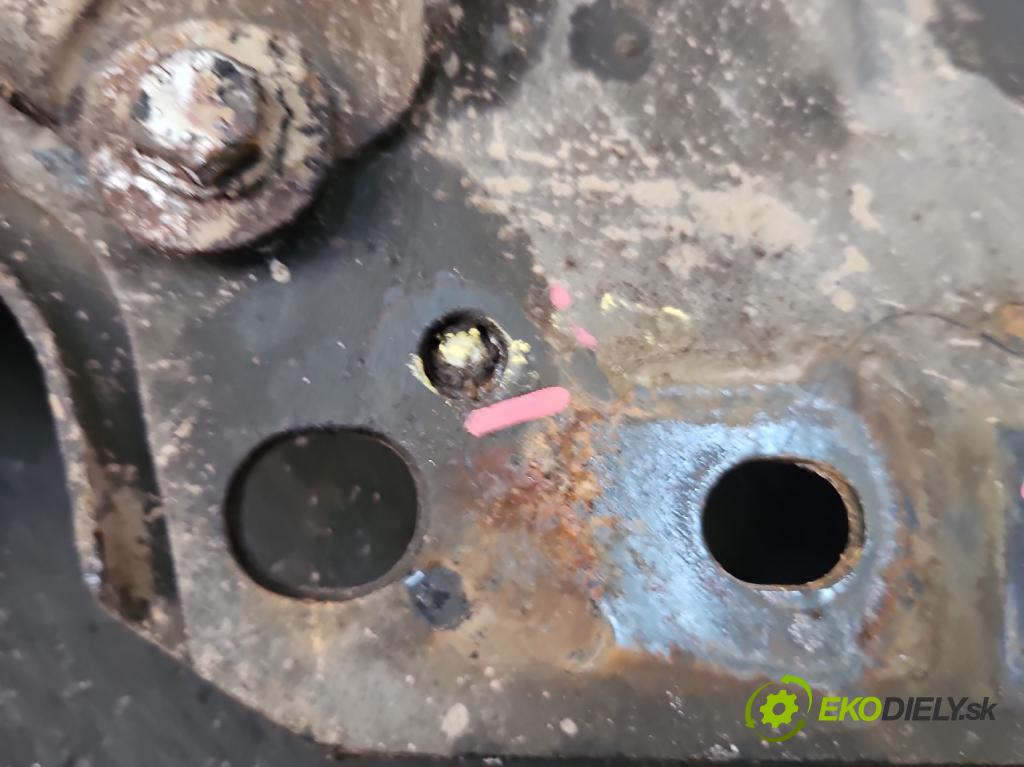 Fiat Albea 1.2 16V 80 hp manual 59 kW 1242 cm3 4- výztuha motoru